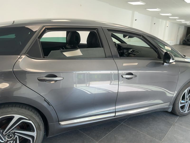 Citroen DS5 2.0 HDi Hybrid4 SportChic — zdjęcie 7