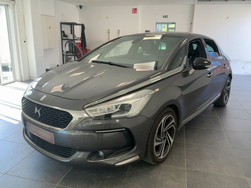 Citroen DS5 2.0 HDi Hybrid4 SportChic — zdjęcie 2