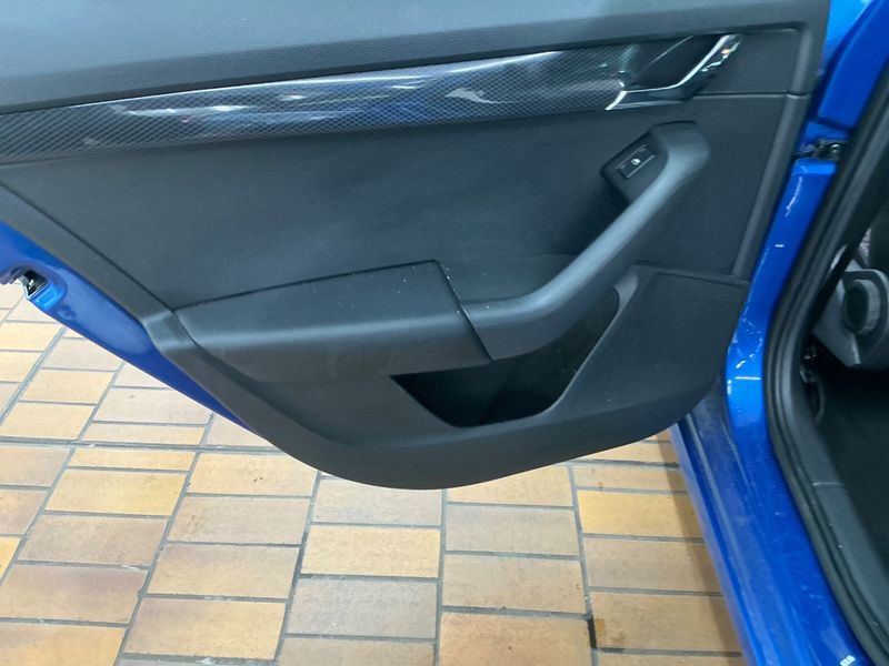 Skoda Octavia 2.0 TDI RS 2015 – снимка 26