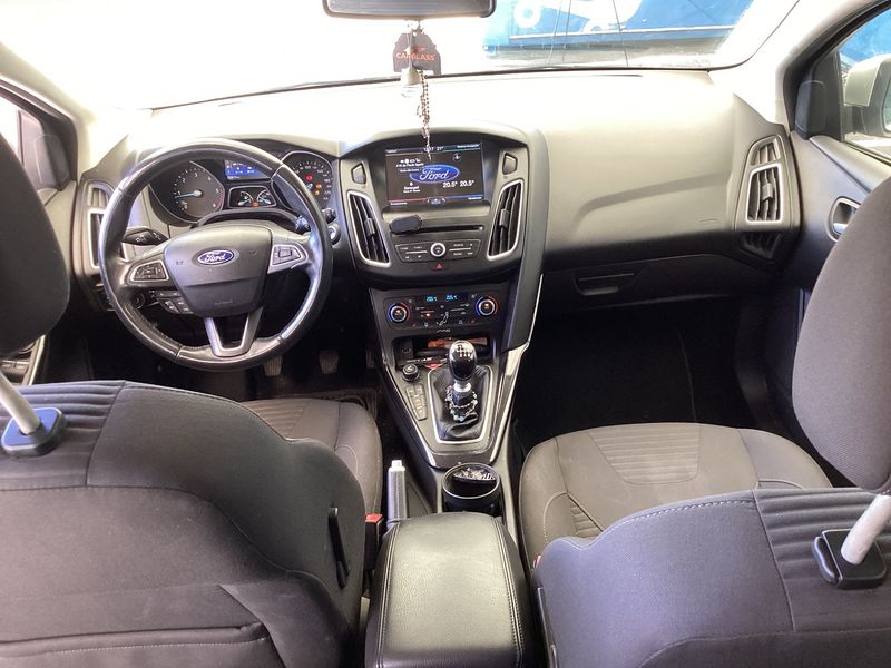 Ford Focus 1.6 TDCi Titanium — zdjęcie 12