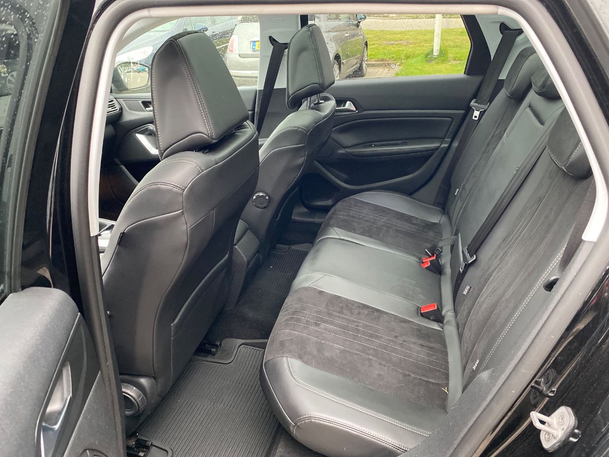 Peugeot 308 1.2 e-THP Feline