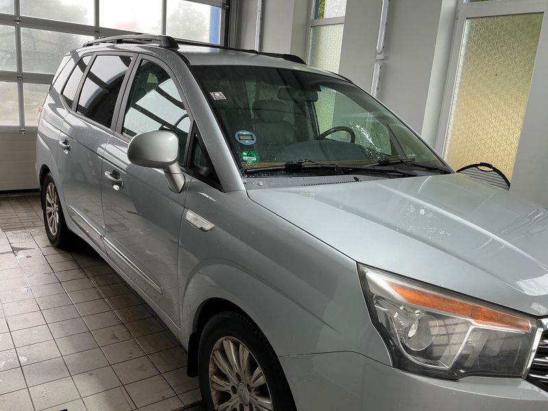 Ssangyong Rodius 2.0 TD Sapphire 2WD — zdjęcie 8