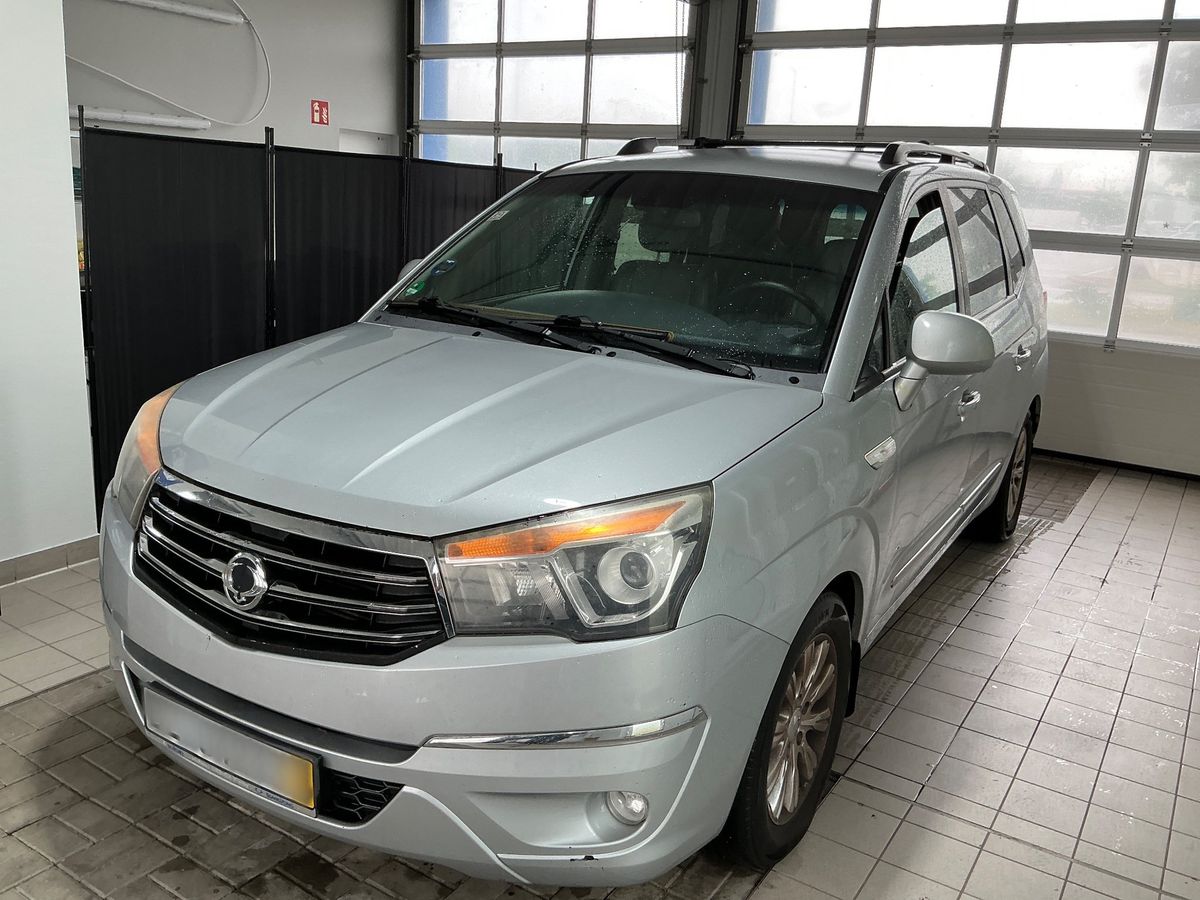Ssangyong Rodius 2015