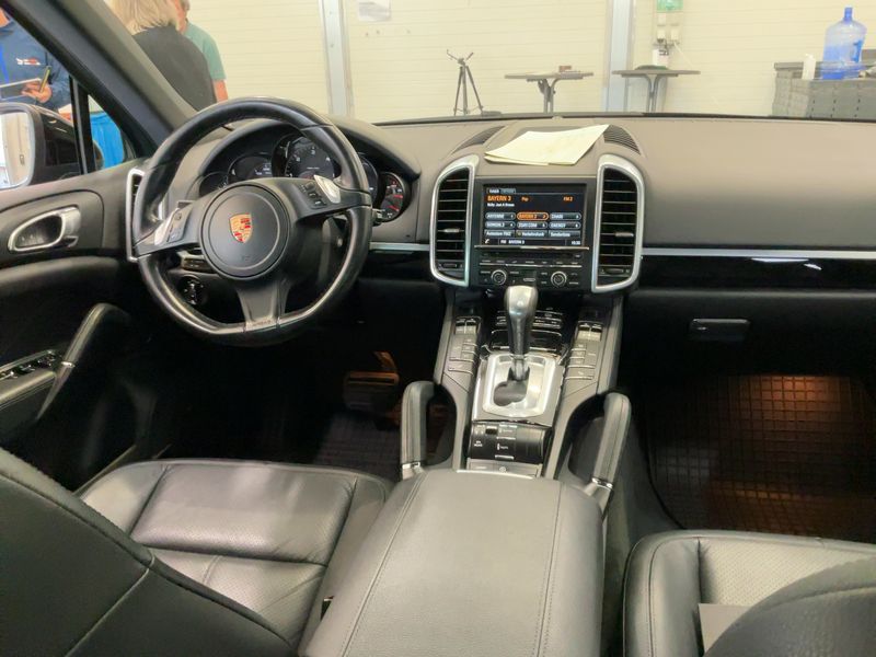 Porsche Cayenne Diesel Platinum Edition — zdjęcie 12