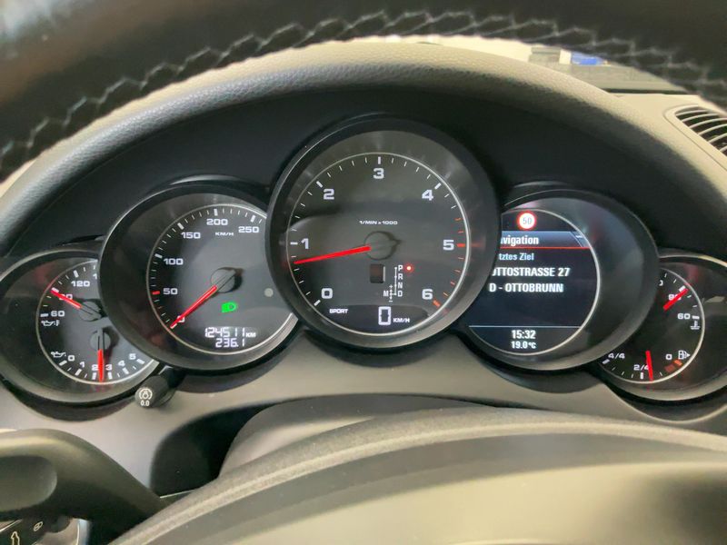 Porsche Cayenne Diesel Platinum Edition — zdjęcie 13