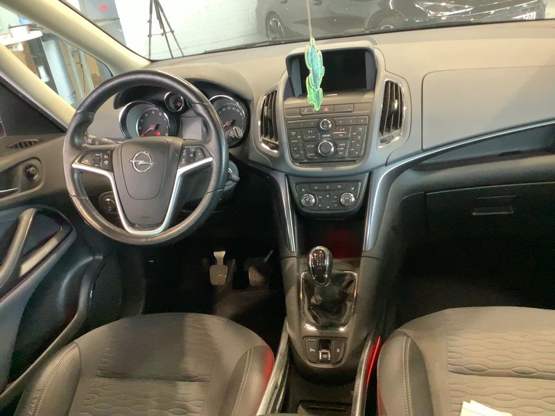 Opel Zafira Tourer 1.4 Turbo Innovation — zdjęcie 12