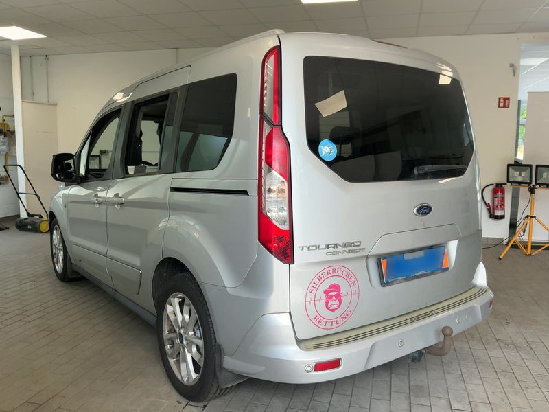 Ford Tourneo Connect 1.6 TDCi Titanium — zdjęcie 3