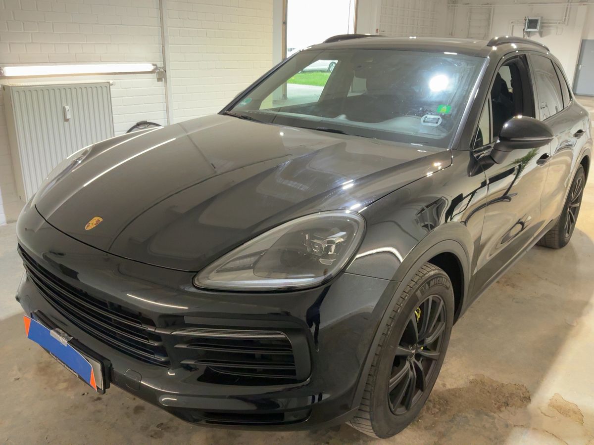 Porsche Cayenne 2020 — photo 1