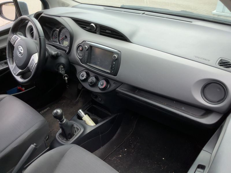 Toyota Yaris 1.33 Dual VVT-i Comfort — zdjęcie 12