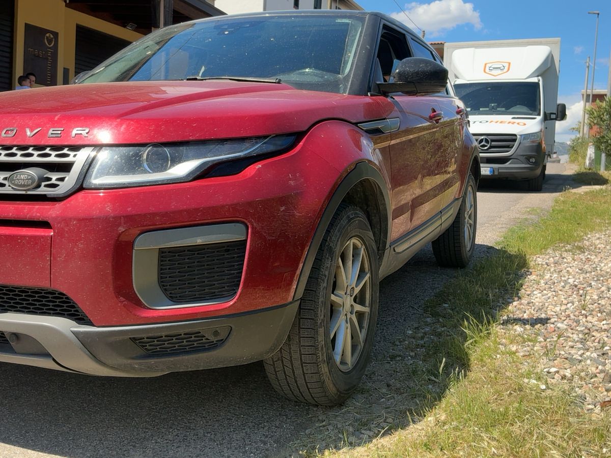Land Rover 2017 — photo 1