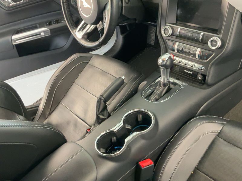 Ford Mustang 5.0 Ti-VCT V8 GT Convertible — zdjęcie 12