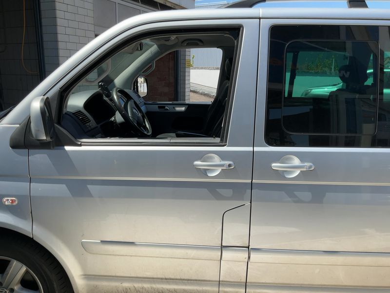 Volkswagen T5 Multivan 2.5 TDI Highline — zdjęcie 4