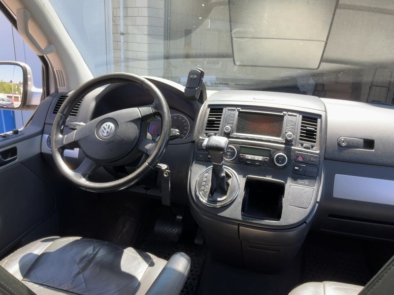 Volkswagen T5 Multivan 2.5 TDI Highline — zdjęcie 12