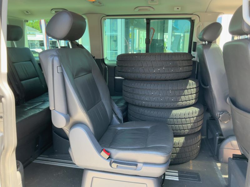 Volkswagen T5 Multivan 2.5 TDI Highline — zdjęcie 14