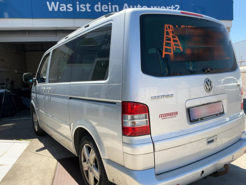 Volkswagen T5 Multivan 2.5 TDI Highline — zdjęcie 3
