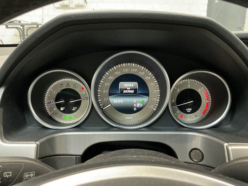 Mercedes-Benz E-Klasse E 300 CDI T BlueTEC Avantgarde — zdjęcie 13