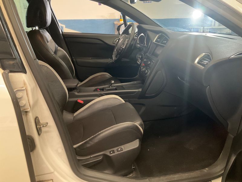 Citroen DS4 1.6 e-HDi SoChic — zdjęcie 3