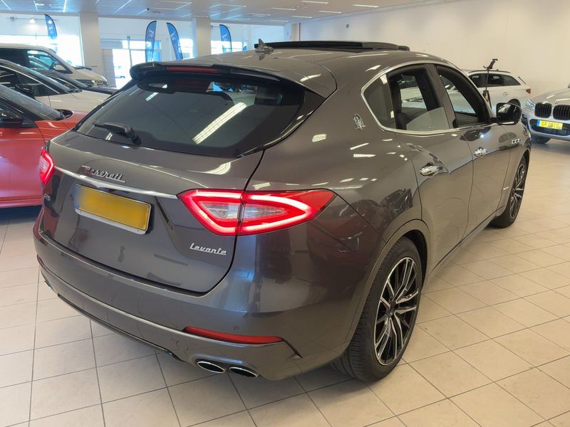 Maserati Levante 3.0 V6 TwinTurbo Gran Sport S Q4 — zdjęcie 6