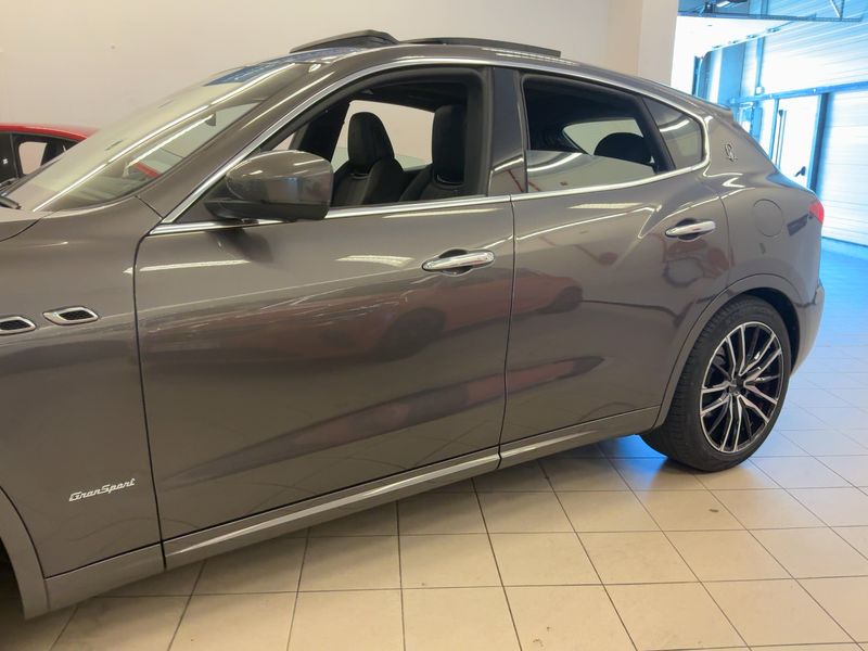 Maserati Levante 3.0 V6 TwinTurbo Gran Sport S Q4 — zdjęcie 4