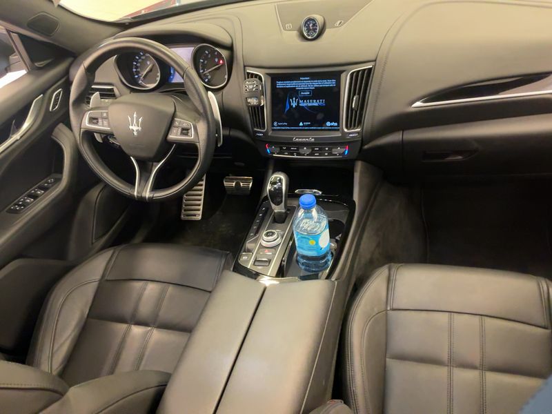 Maserati Levante 3.0 V6 TwinTurbo Gran Sport S Q4 — zdjęcie 12