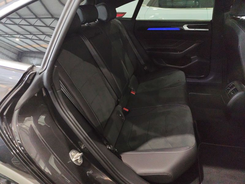 Volkswagen Arteon 2.0 TDI R-Line — zdjęcie 14