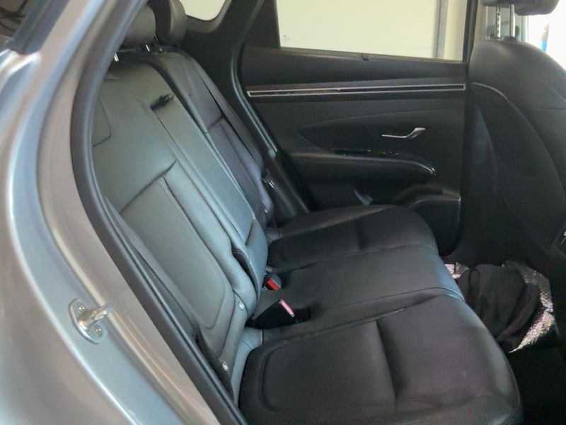 Hyundai Tucson 1.6 CRDi Mild-Hybrid Executive 2WD — zdjęcie 14