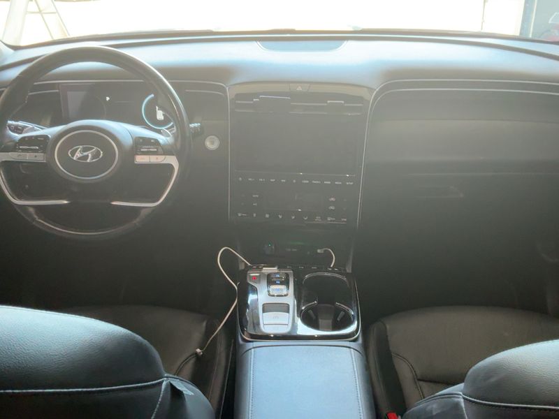 Hyundai Tucson 1.6 CRDi Mild-Hybrid Executive 2WD — zdjęcie 12