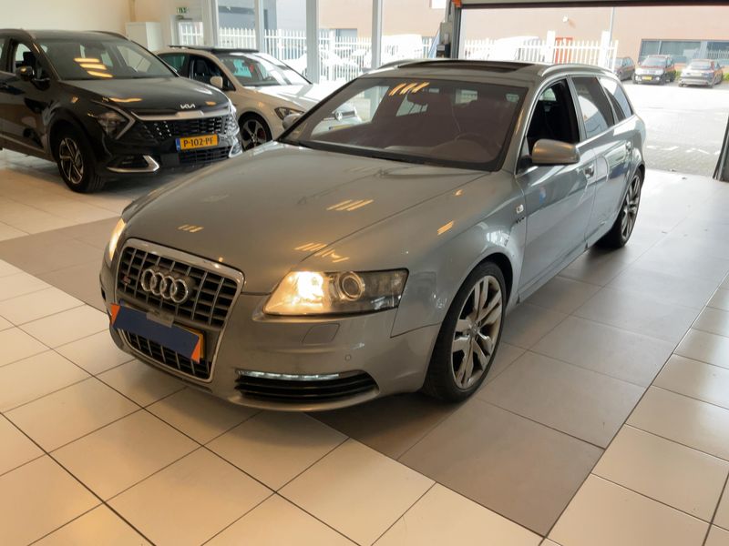 S6 5.2 V10 FSI quattro