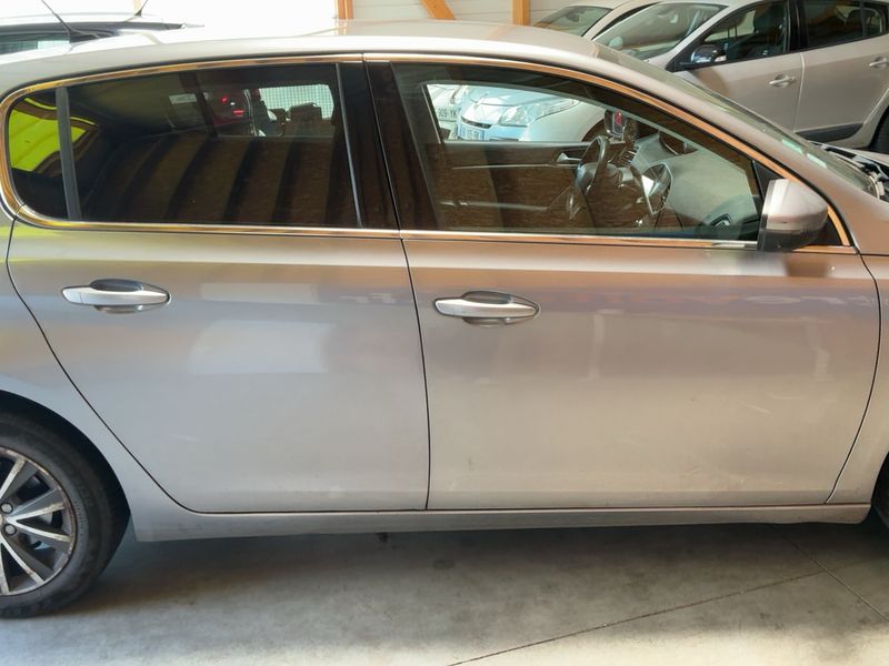 Peugeot 308 1.6 Blue-HDi Allure 2016 – снимка 10