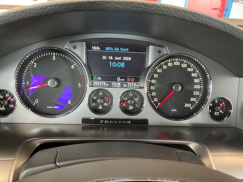 Volkswagen Phaeton 3.0 V6 TDI 4Motion — zdjęcie 13