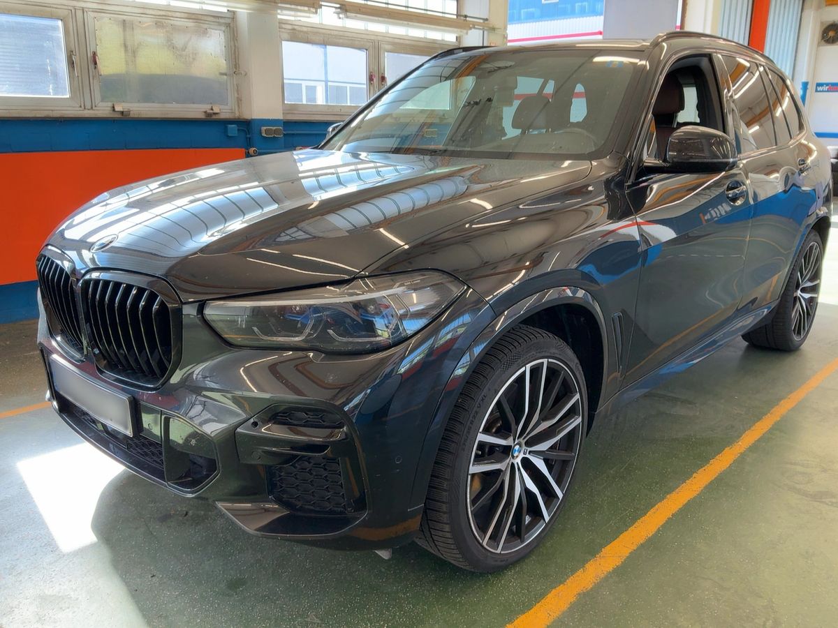BMW X5 2022 — photo 1