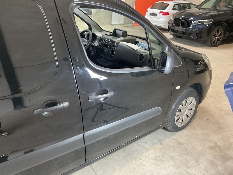 Citroen Berlingo 1.6 e-HDi Niveau B L1 2015 – снимка 23