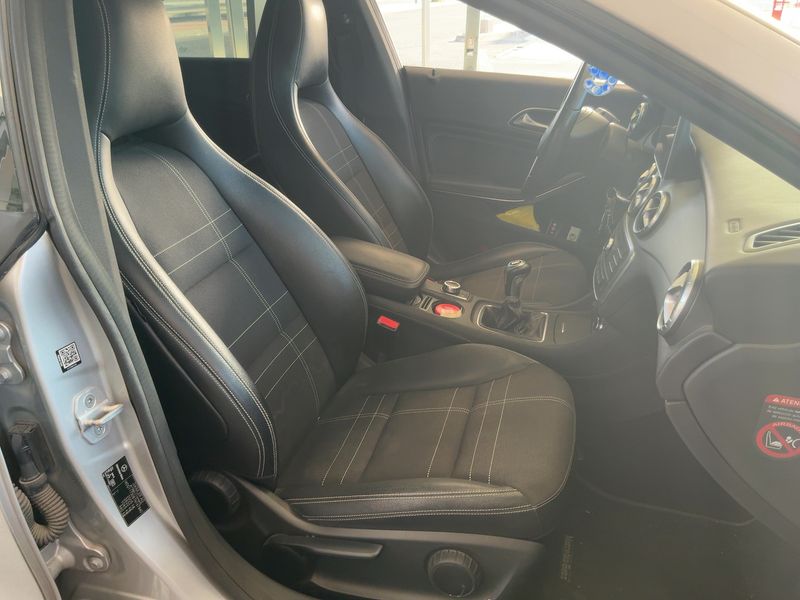 Mercedes-Benz CLA-Klasse CLA 200 d Urban — zdjęcie 11