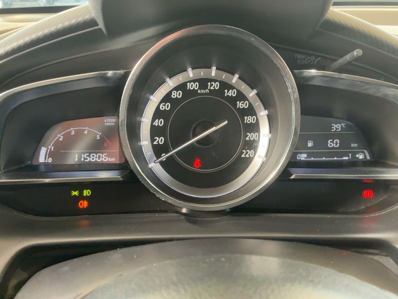 Mazda 2 1.5 Diesel Luxury — zdjęcie 13