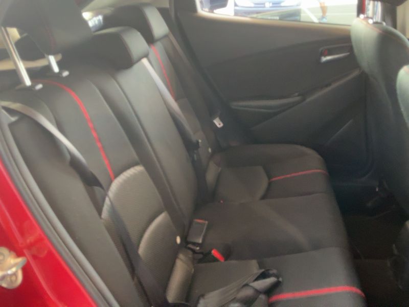 Mazda 2 1.5 Diesel Luxury — zdjęcie 14
