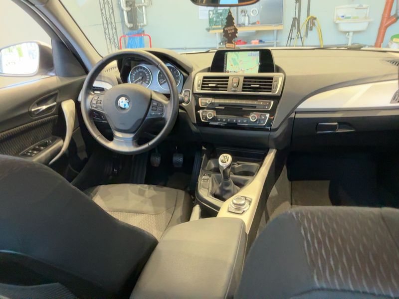 BMW 1er 118i Advantage 2016 – снимка 17