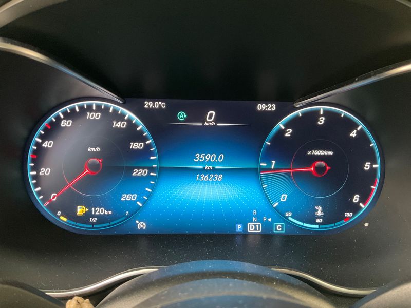 Mercedes-Benz GLC-Klasse GLC 220 d 4Matic Executive — zdjęcie 13