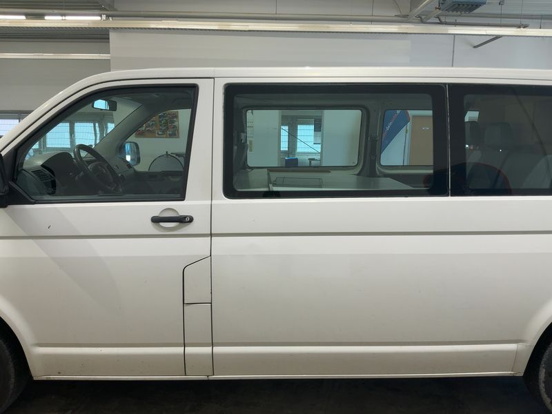 Volkswagen T5 Kombi 1.9 TDI lang 2008 – снимка 4