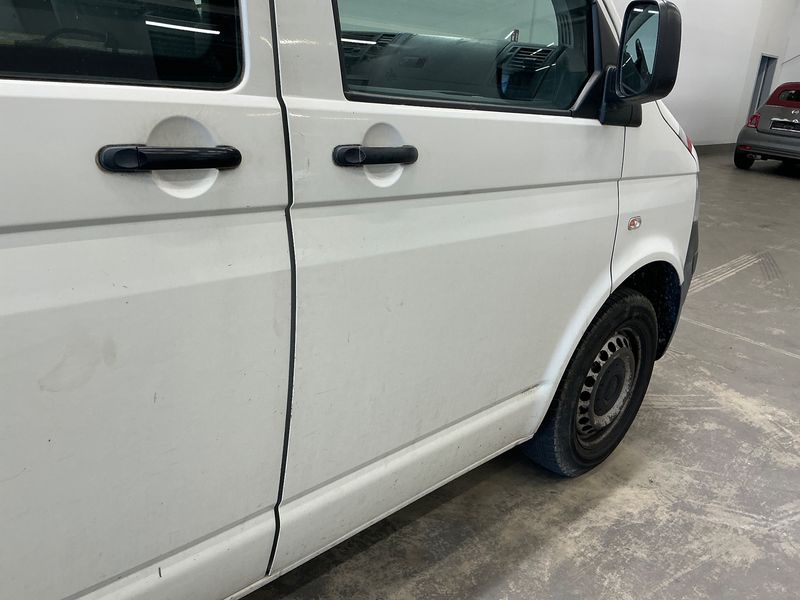 Volkswagen T5 Kombi 1.9 TDI lang 2008 – снимка 28