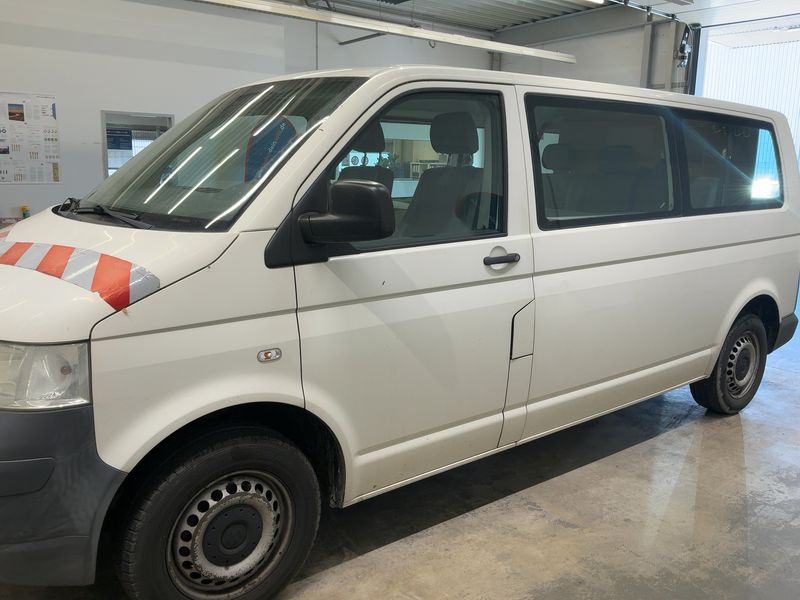 Volkswagen T5 Kombi 1.9 TDI lang 2008 – снимка 2