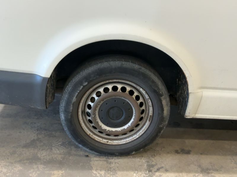 Volkswagen T5 Kombi 1.9 TDI lang 2008 – снимка 9