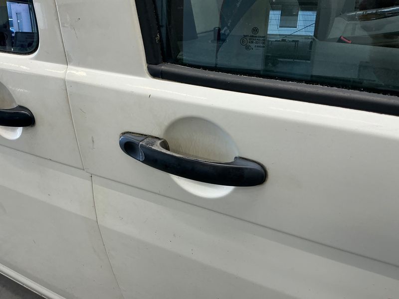 Volkswagen T5 Kombi 1.9 TDI lang 2008 – снимка 29