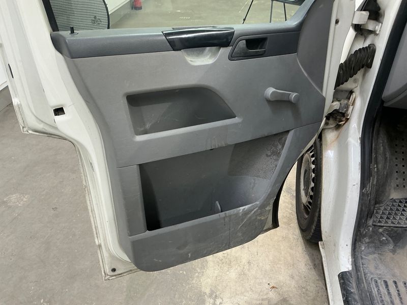 Volkswagen T5 Kombi 1.9 TDI lang 2008 – снимка 38