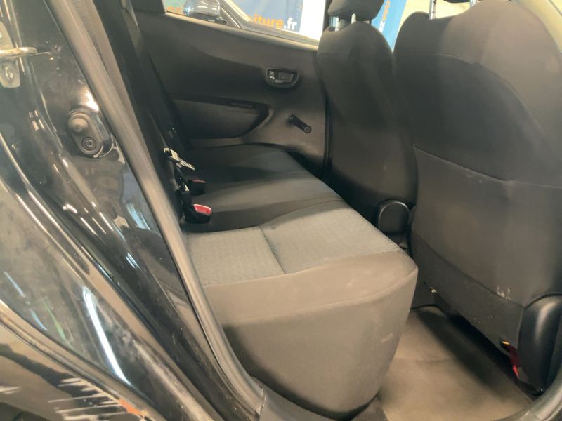 Toyota Yaris 1.4 D-4D Dynamic — zdjęcie 14