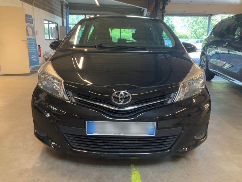 Toyota Yaris 1.4 D-4D Dynamic — zdjęcie 9