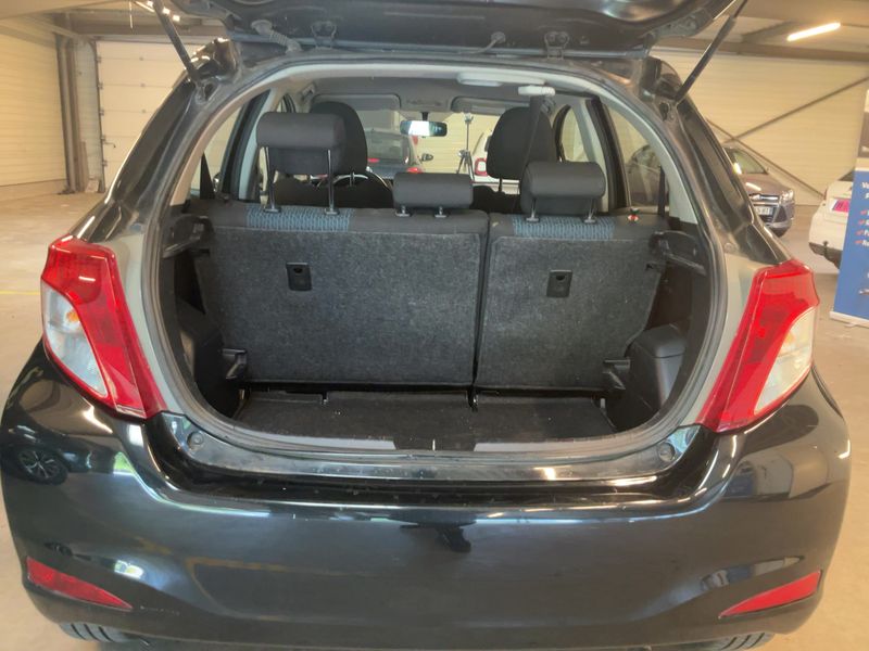 Toyota Yaris 1.4 D-4D Dynamic — zdjęcie 10