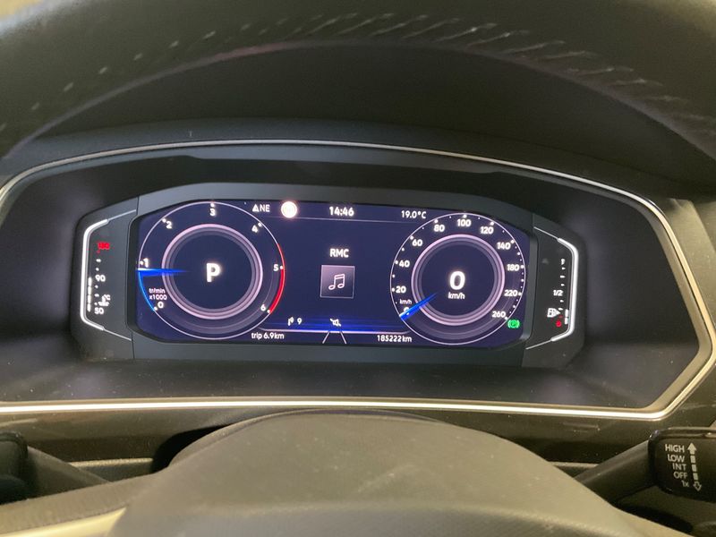 Volkswagen Tiguan 2.0 TDI Elegance — zdjęcie 13