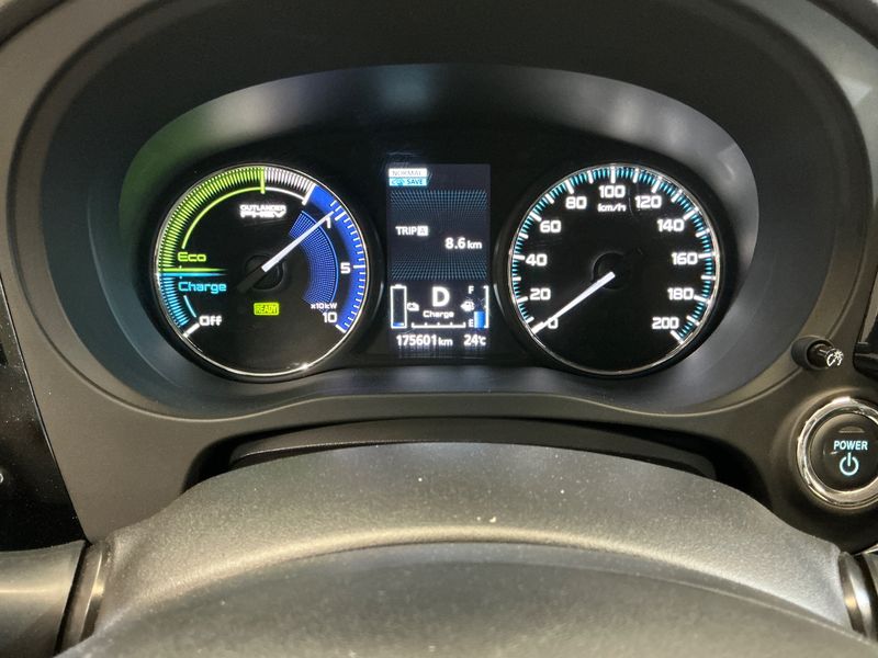 Mitsubishi Outlander 2.4 PHEV Spirit 4WD — zdjęcie 13
