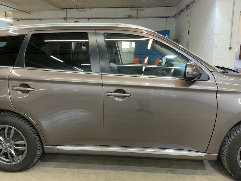 Mitsubishi Outlander 2.4 PHEV Spirit 4WD — zdjęcie 7
