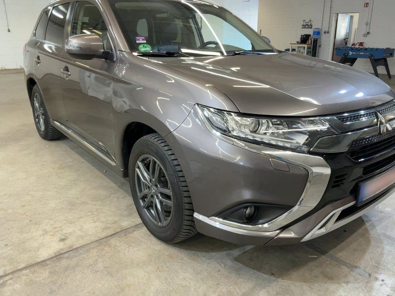 Mitsubishi Outlander 2.4 PHEV Spirit 4WD — zdjęcie 8
